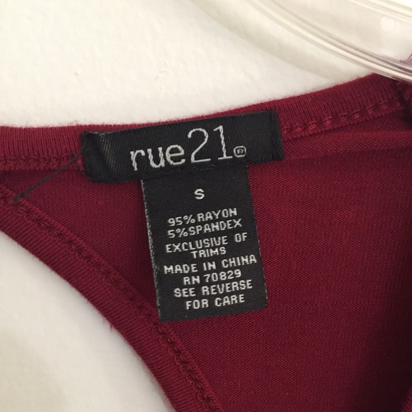 Rue 21 Red open back long dressy top - Picture 4 of 4